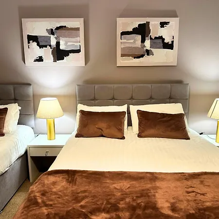 Spacious 2 Bedroom In شقة كيلارني