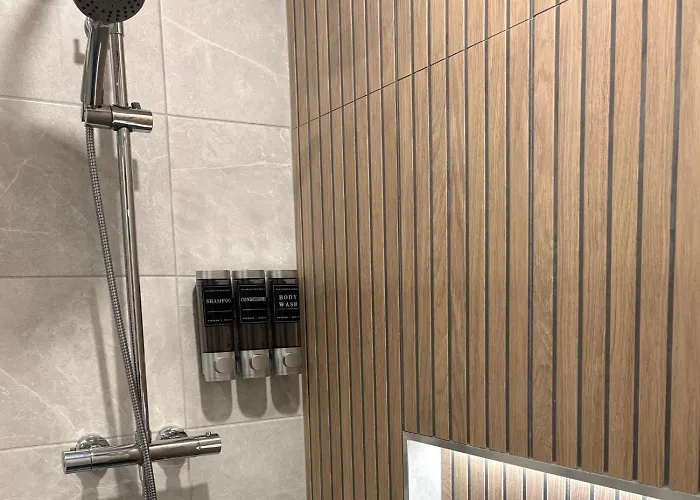 Spacious 2 Bedroom In