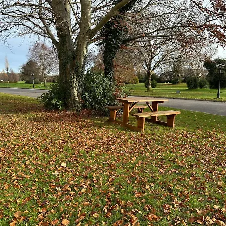 Spacious 2 Bedroom In Κιλάρνεϊ