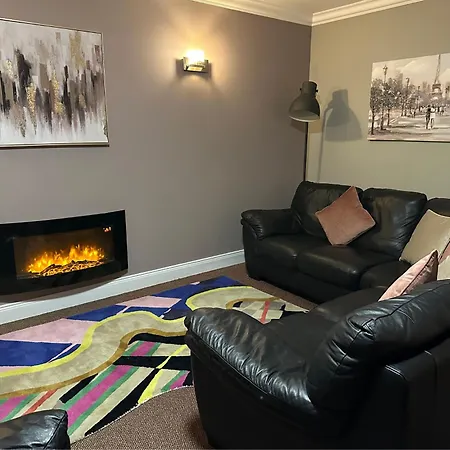 Spacious 2 Bedroom In Apartmán