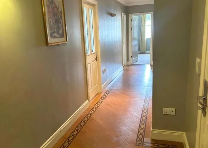 Spacious 2 Bedroom In Apartman *