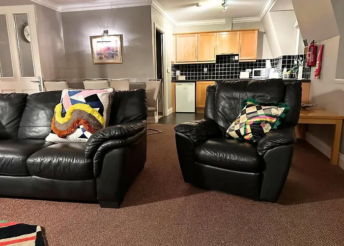 Spacious 2 Bedroom In *