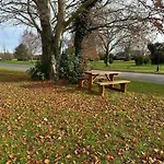 Spacious 2 Bedroom In Killarney