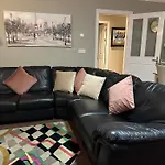 Apartment Spacious 2 Bedroom In *